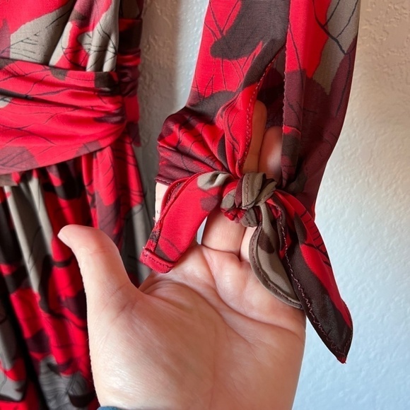 Zara red floral print knee length faux wrap v neck dress - Picture 3 of 13